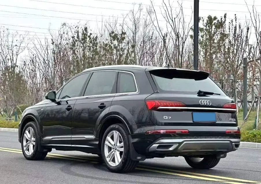 2020 Audi Q7 2.0T 245HP L4 8AT,autocango,china used car exporter,china ev exporter,chinese used car exporter,chinese used ev exporter