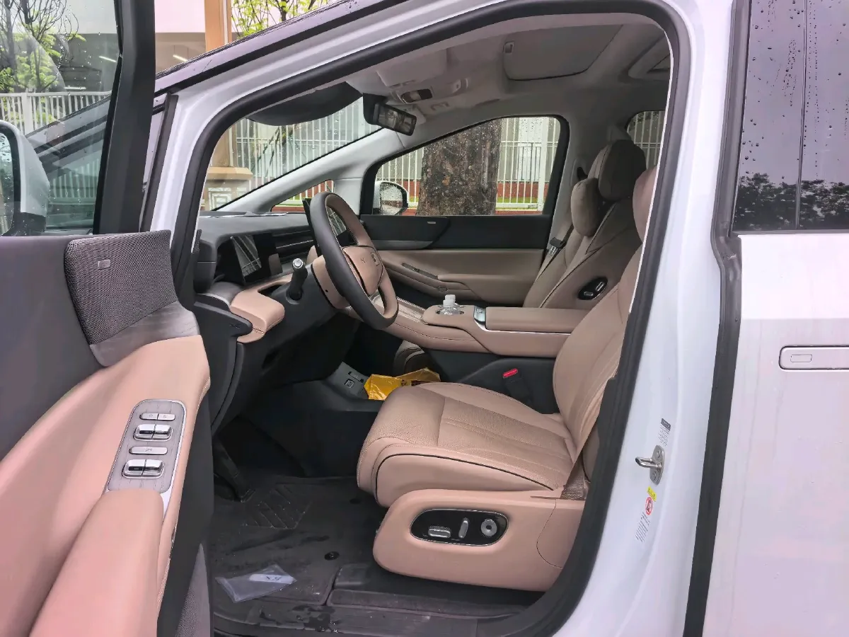 2025 Xpeng X9 BEV,autocango,china used car exporter,china ev exporter,chinese used car exporter,chinese used ev exporter