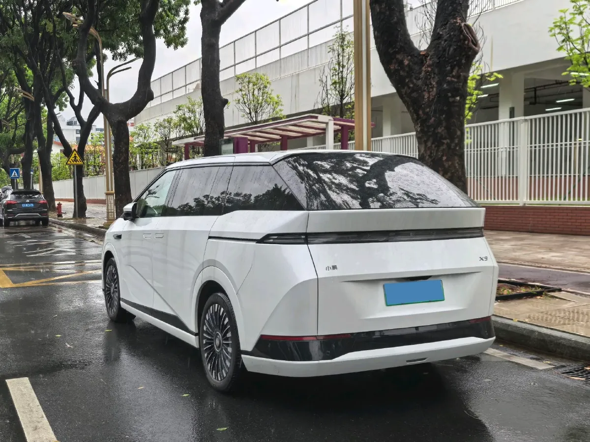 2025 Xpeng X9 BEV,autocango,china used car exporter,china ev exporter,chinese used car exporter,chinese used ev exporter