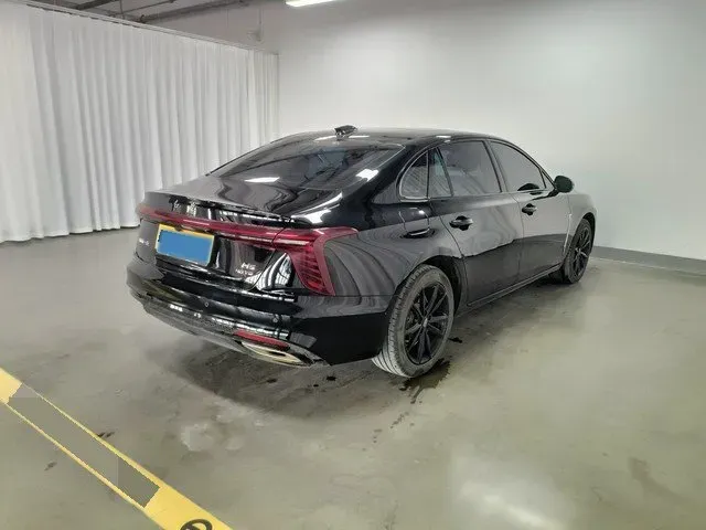 2025 HongQi H5 2.0T 224HP L4 8AT,autocango,china used car exporter,china ev exporter,chinese used car exporter,chinese used ev exporter