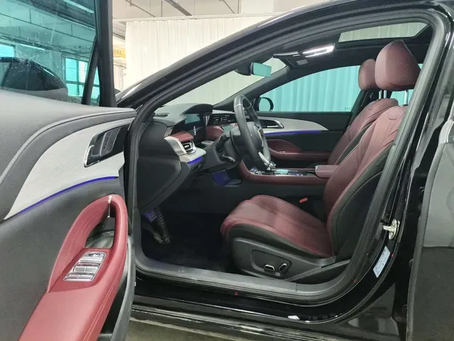 2025 HongQi H5 2.0T 224HP L4 8AT,autocango,china used car exporter,china ev exporter,chinese used car exporter,chinese used ev exporter