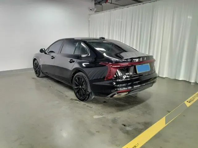 2025 HongQi H5 2.0T 224HP L4 8AT,autocango,china used car exporter,china ev exporter,chinese used car exporter,chinese used ev exporter