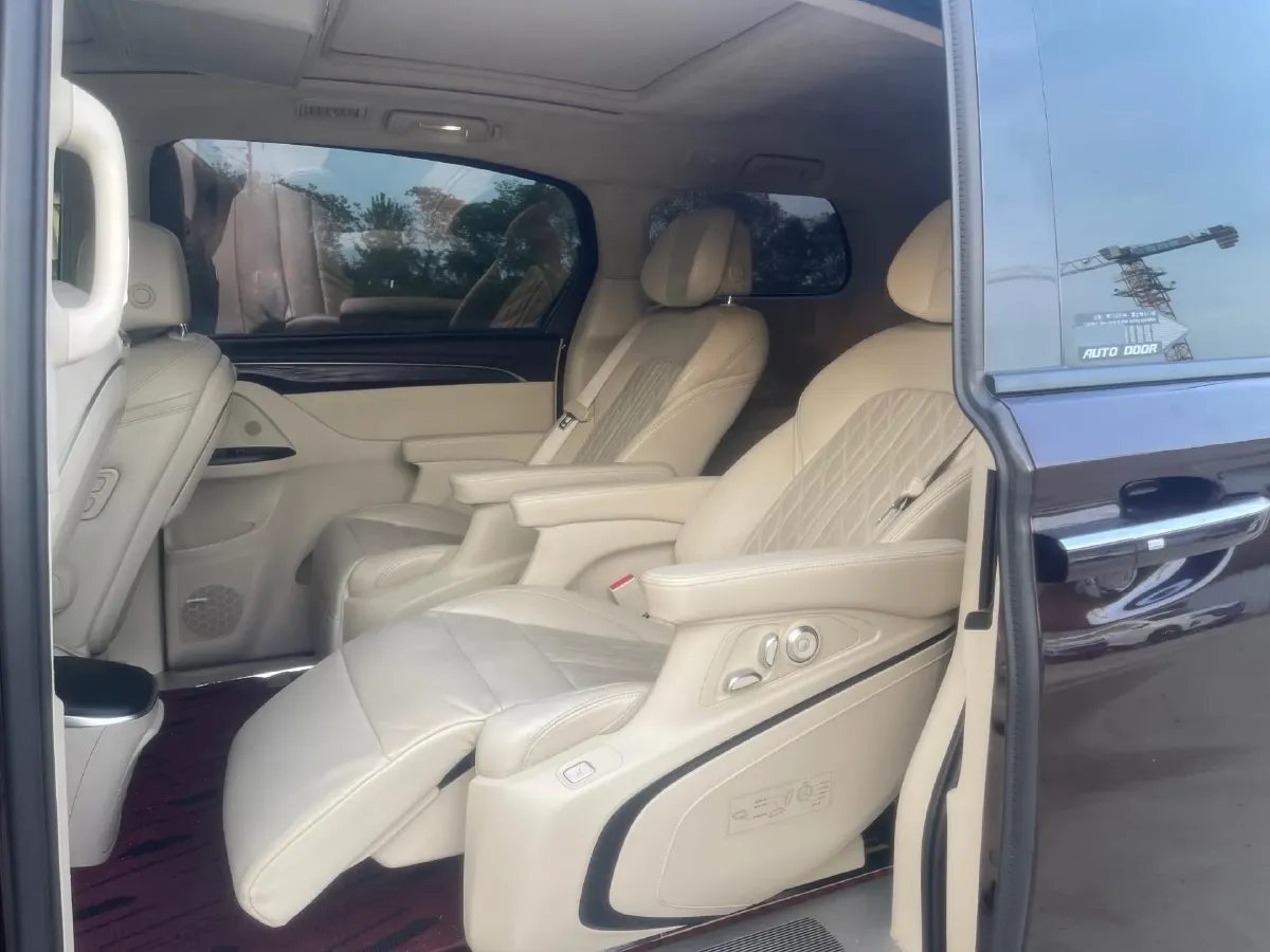 2021 Buick GL8 2.0T 237HP L4 9AT,autocango,china used car exporter,china ev exporter,chinese used car exporter,chinese used ev exporter