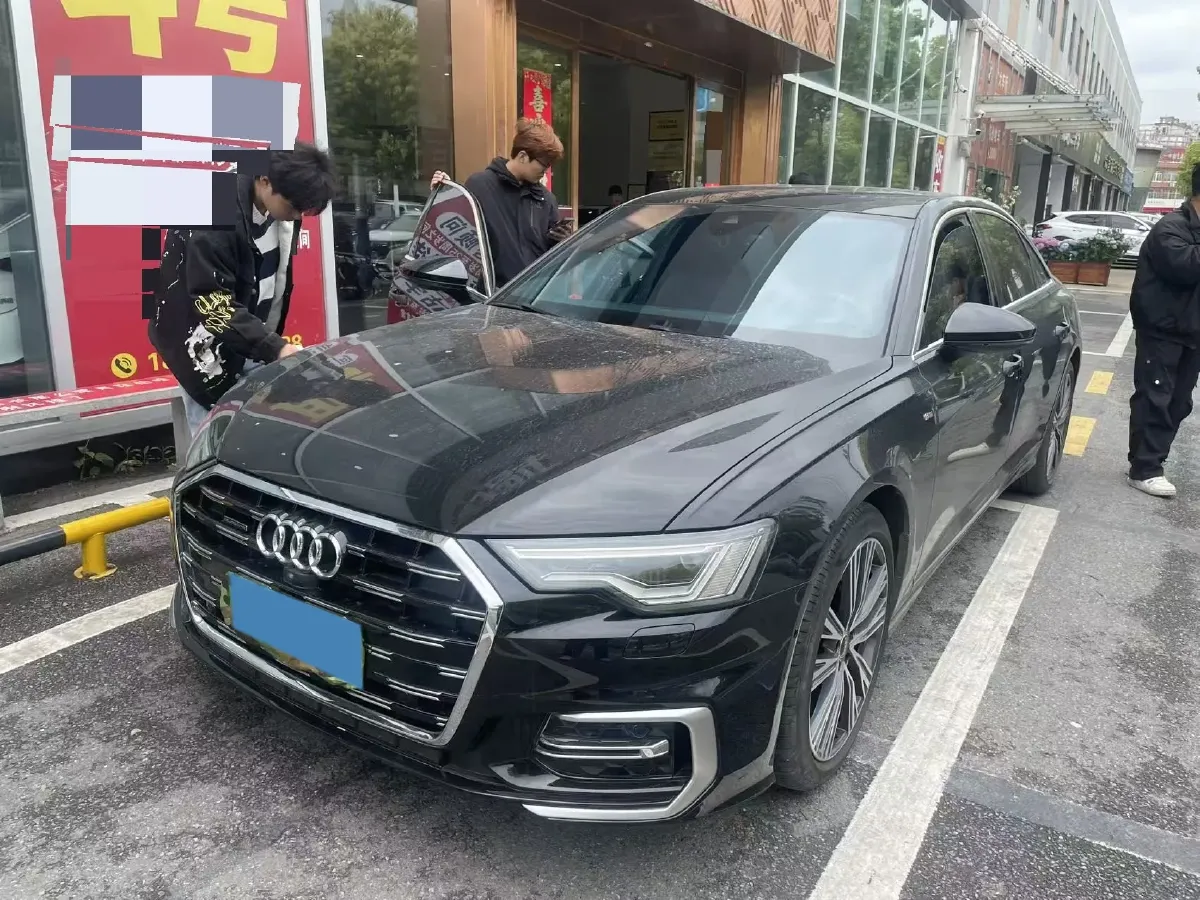 2025 Audi A6L 2.0T 245HP L4 7DCT,autocango,china used car exporter,china ev exporter,chinese used car exporter,chinese used ev exporter