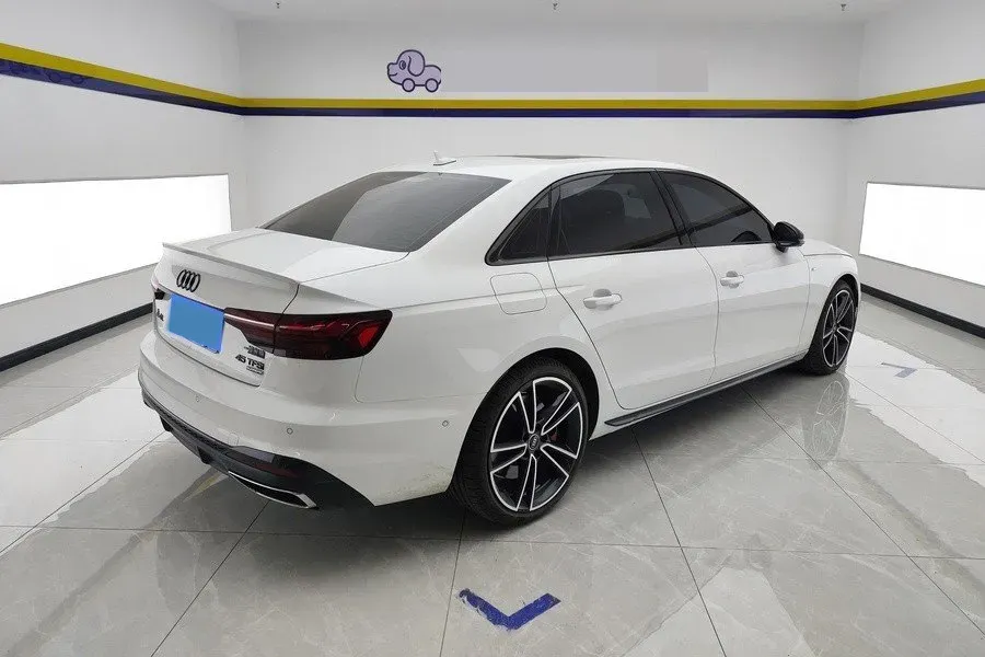 2025 Audi A4L 2.0T 245HP L4 7DCT,autocango,china used car exporter,china ev exporter,chinese used car exporter,chinese used ev exporter