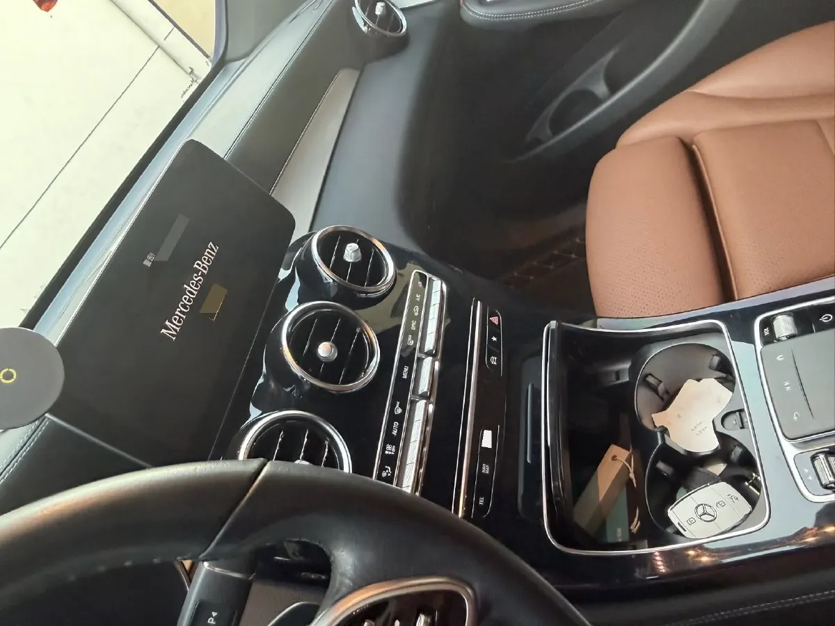 2020 Mercedes-Benz GLC Coupe 2.0T 258HP L4 9AT,autocango,china used car exporter,china ev exporter,chinese used car exporter,chinese used ev exporter