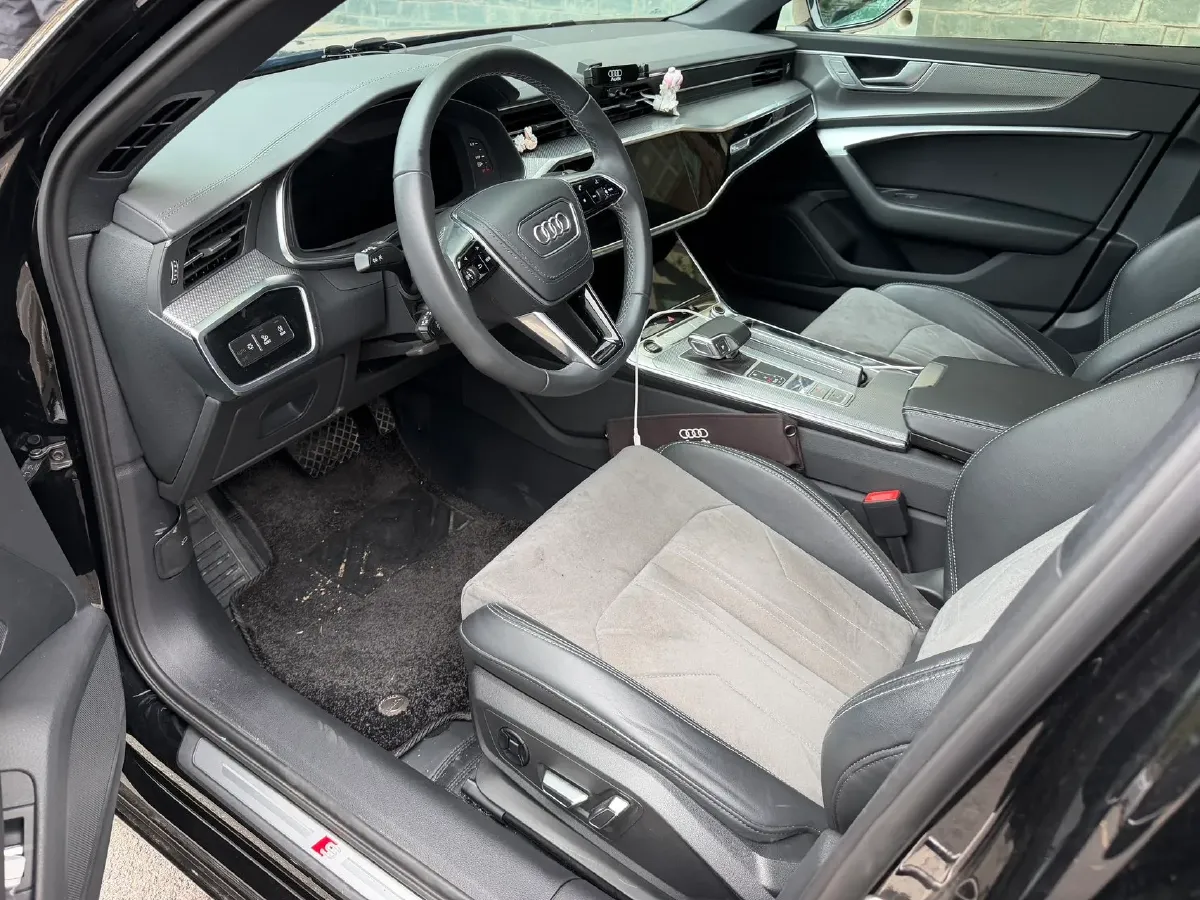 2023 Audi A6L 2.0T 245HP L4 7DCT,autocango,china used car exporter,china ev exporter,chinese used car exporter,chinese used ev exporter