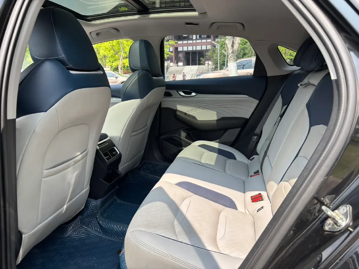 2021 Geely Preface 2.0T 190HP L4 7DCT,autocango,china used car exporter,china ev exporter,chinese used car exporter,chinese used ev exporter