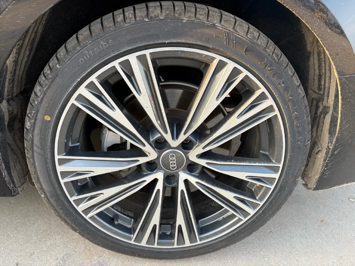 2020 Audi A6L 2.0T 190HP L4 7DCT,autocango,china used car exporter,china ev exporter,chinese used car exporter,chinese used ev exporter