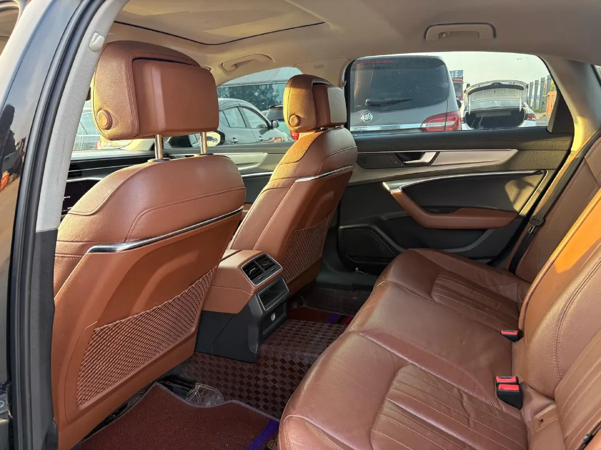 2020 Audi A6L 2.0T 190HP L4 7DCT,autocango,china used car exporter,china ev exporter,chinese used car exporter,chinese used ev exporter