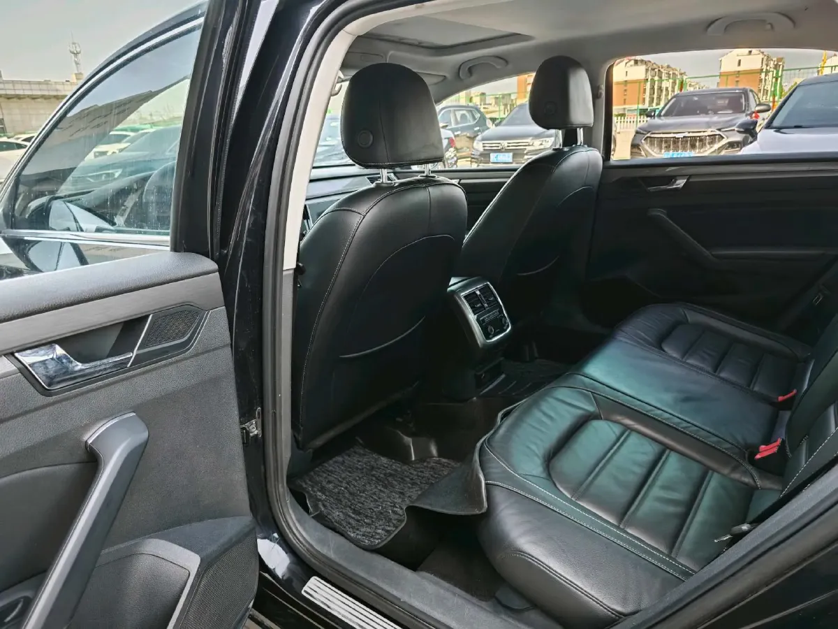 2017 Volkswagen Passat 1.8T 180HP L4 7DCT,autocango,china used car exporter,china ev exporter,chinese used car exporter,chinese used ev exporter