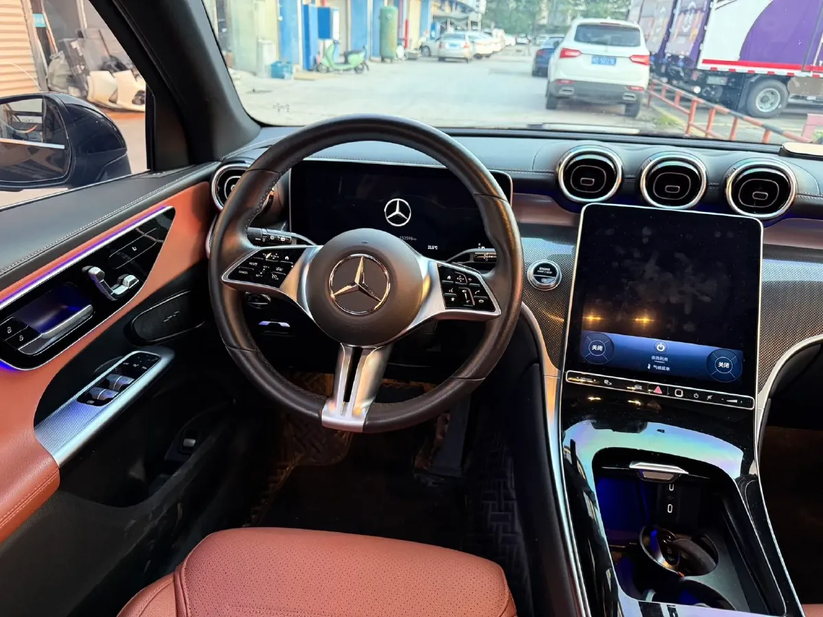 2025 Mercedes-Benz GLC Class 2.0T 204HP L4 9AT,autocango,china used car exporter,china ev exporter,chinese used car exporter,chinese used ev exporter