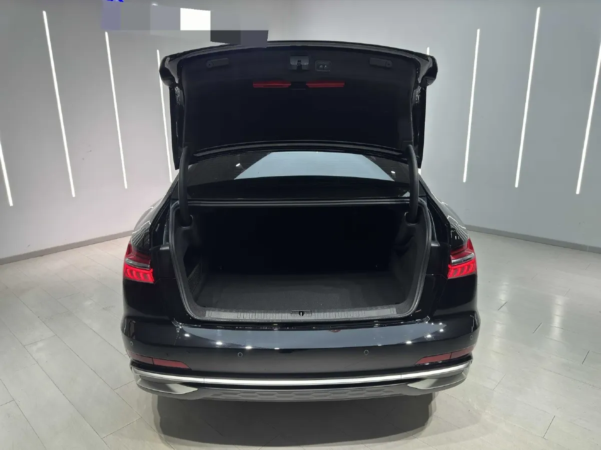 2023 Audi A6L 2.0T 245HP L4 7DCT,autocango,china used car exporter,china ev exporter,chinese used car exporter,chinese used ev exporter