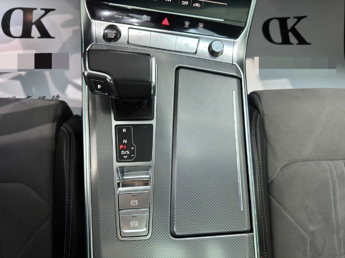 2023 Audi A6L 2.0T 245HP L4 7DCT,autocango,china used car exporter,china ev exporter,chinese used car exporter,chinese used ev exporter