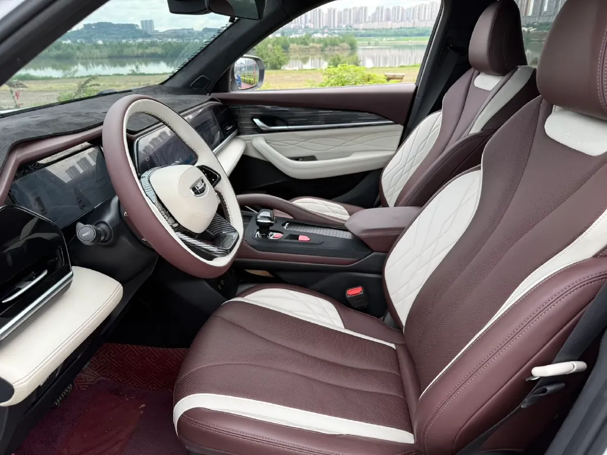 2021 Geely Monjaro 2.0T 218HP L4 7DCT,autocango,china used car exporter,china ev exporter,chinese used car exporter,chinese used ev exporter