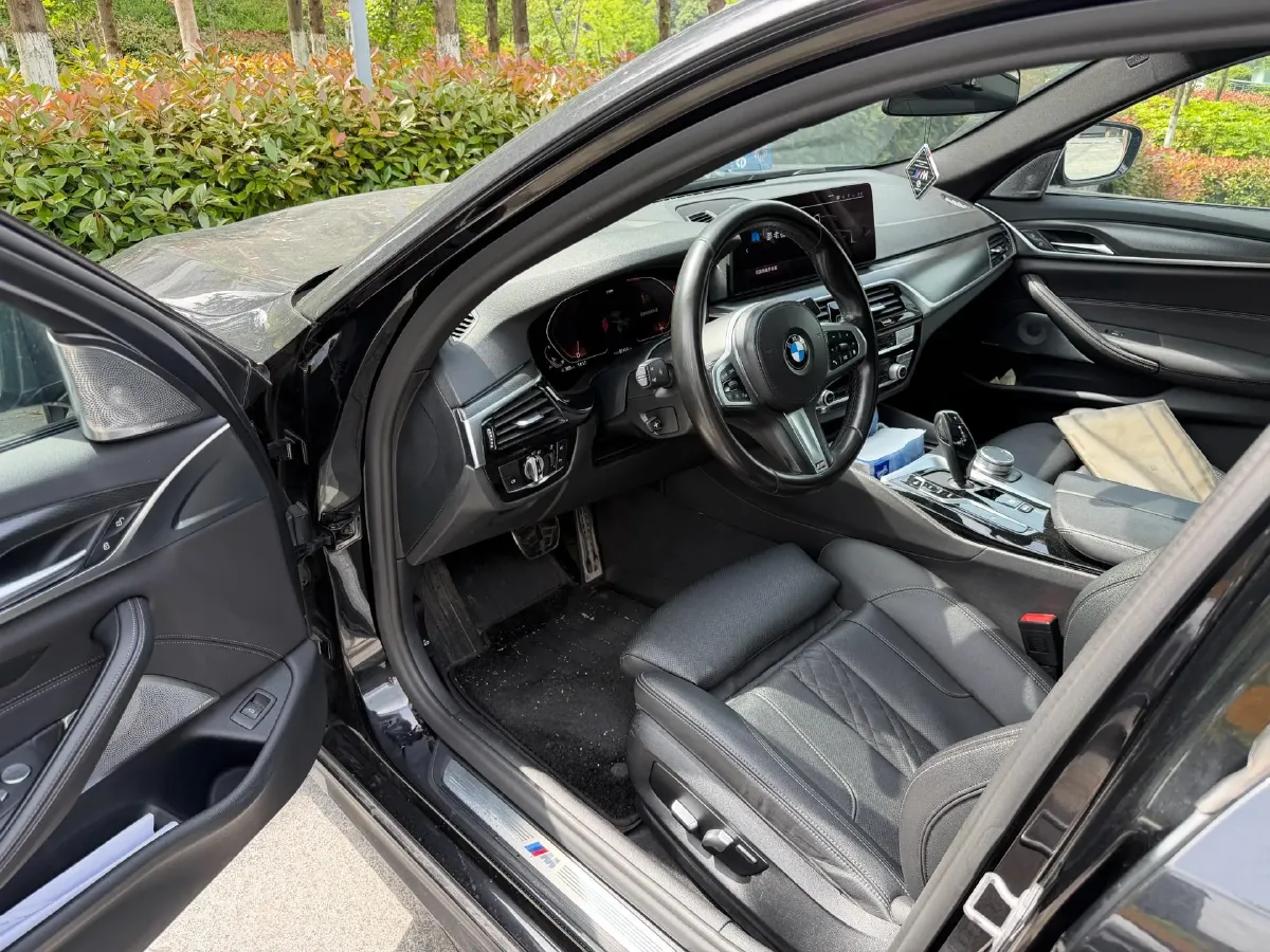 2021 BMW 5 Series 2.0T 184HP L4 8AT,autocango,china used car exporter,china ev exporter,chinese used car exporter,chinese used ev exporter