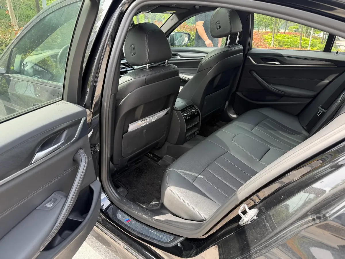 2021 BMW 5 Series 2.0T 184HP L4 8AT,autocango,china used car exporter,china ev exporter,chinese used car exporter,chinese used ev exporter