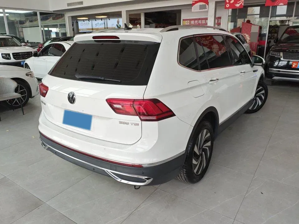 2024 Toyota Camry 2.0L 152HP L4 E-CVT Hybrid,autocango,china used car exporter,china ev exporter,chinese used car exporter,chinese used ev exporter