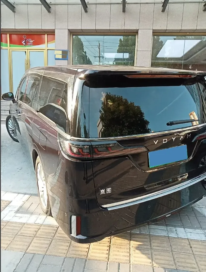 2022 Voyah Dream 1.5T 136HP L4 PHEV 25.57KWH,autocango,china used car exporter,china ev exporter,chinese used car exporter,chinese used ev exporter