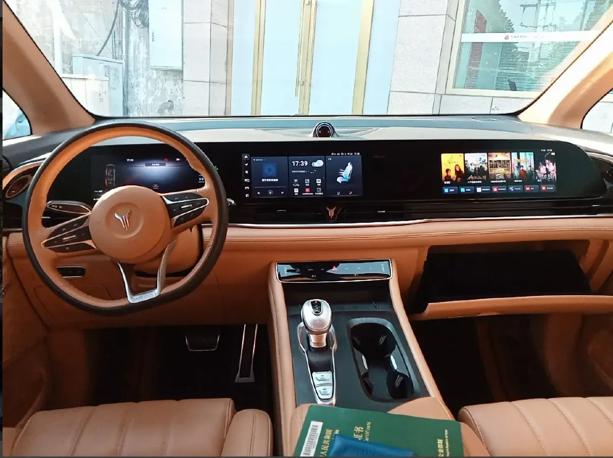 2022 Voyah Dream 1.5T 136HP L4 PHEV 25.57KWH,autocango,china used car exporter,china ev exporter,chinese used car exporter,chinese used ev exporter