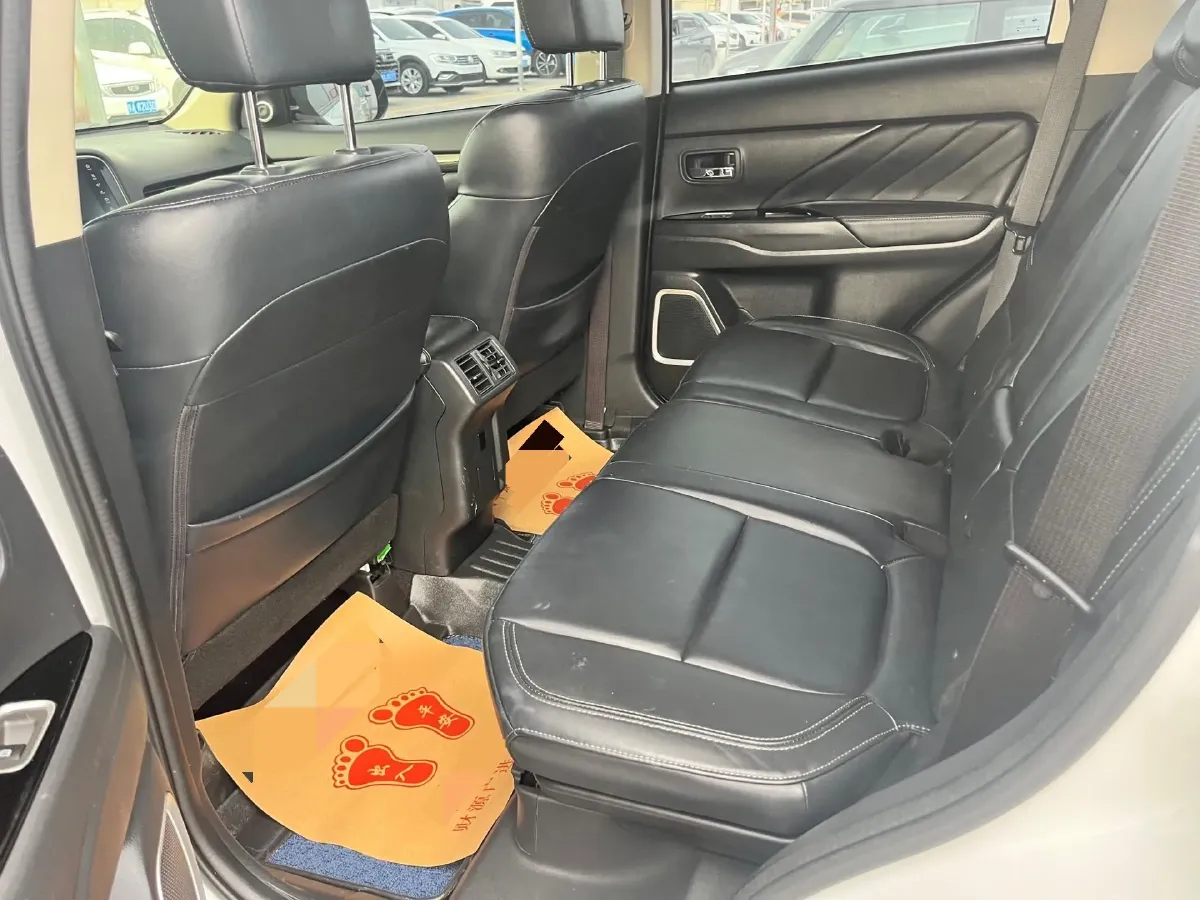 2019 Mitsubishi Outlander 2.0L 166HP L4 CVT,autocango,china used car exporter,china ev exporter,chinese used car exporter,chinese used ev exporter