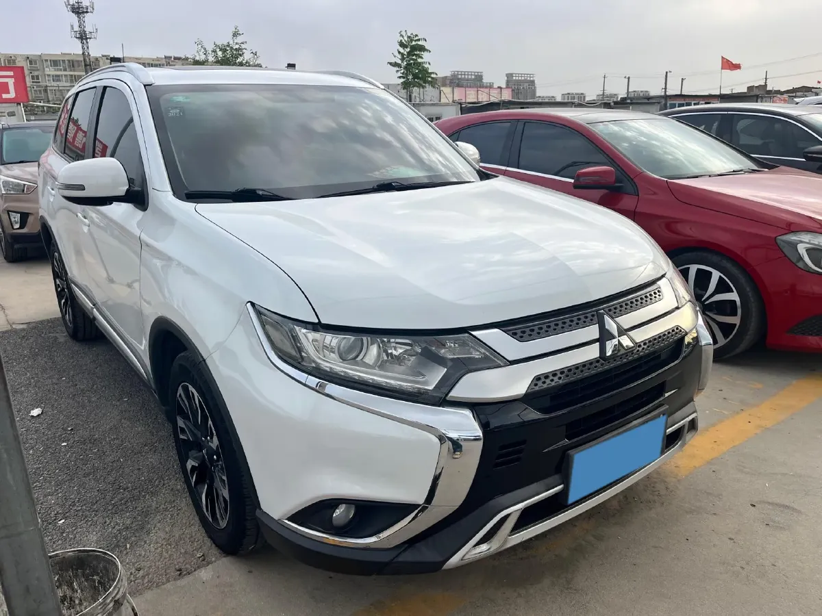 2019 Mitsubishi Outlander 2.0L 166HP L4 CVT,autocango,china used car exporter,china ev exporter,chinese used car exporter,chinese used ev exporter