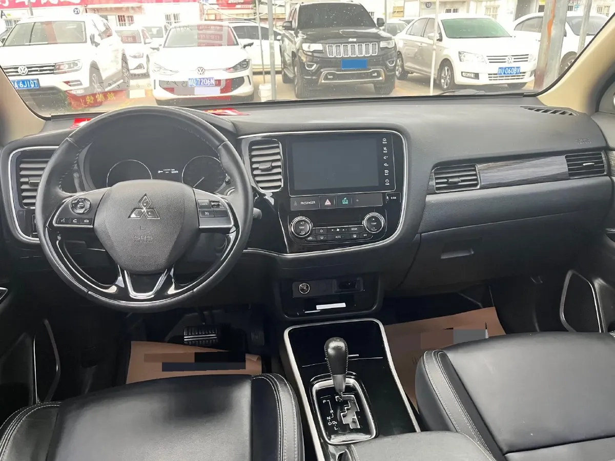 2019 Mitsubishi Outlander 2.0L 166HP L4 CVT,autocango,china used car exporter,china ev exporter,chinese used car exporter,chinese used ev exporter