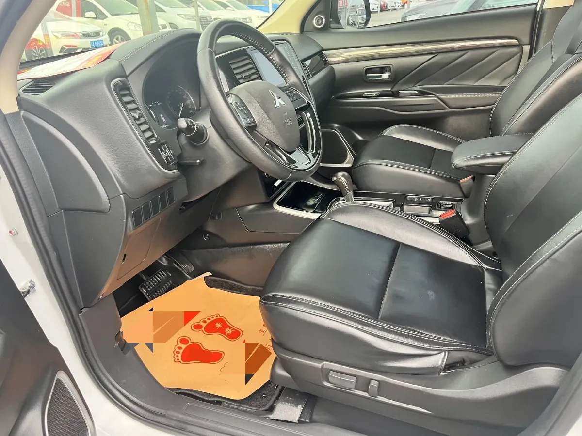 2019 Mitsubishi Outlander 2.0L 166HP L4 CVT,autocango,china used car exporter,china ev exporter,chinese used car exporter,chinese used ev exporter