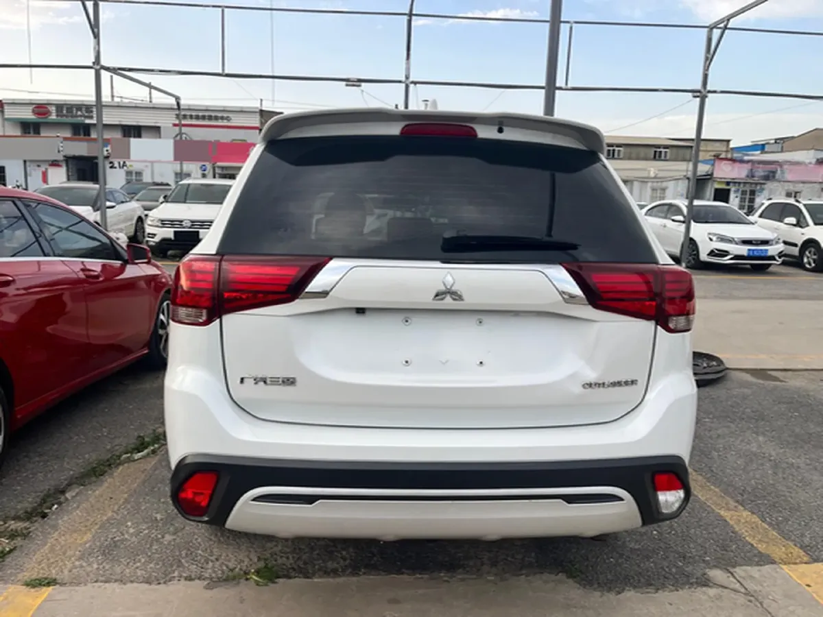 2019 Mitsubishi Outlander 2.0L 166HP L4 CVT,autocango,china used car exporter,china ev exporter,chinese used car exporter,chinese used ev exporter