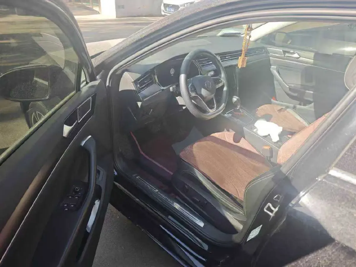 2020 Volkswagen Magotan 2.0T 186HP L4 7DCT,autocango,china used car exporter,china ev exporter,chinese used car exporter,chinese used ev exporter