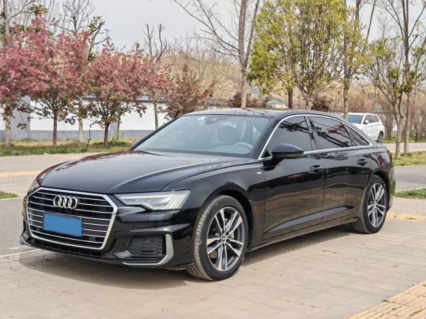 2020 Audi A6L 2.0T 224HP L4 7DCT,autocango,china used car exporter,china ev exporter,chinese used car exporter,chinese used ev exporter
