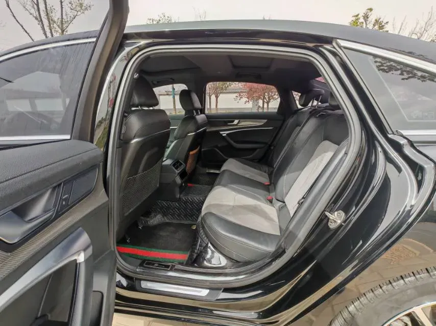 2020 Audi A6L 2.0T 224HP L4 7DCT,autocango,china used car exporter,china ev exporter,chinese used car exporter,chinese used ev exporter