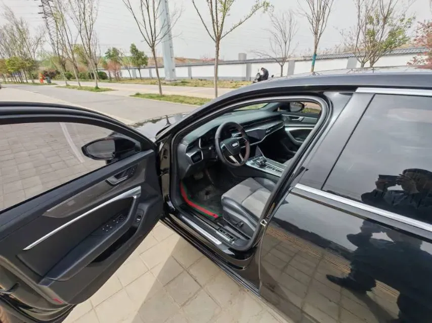 2020 Audi A6L 2.0T 224HP L4 7DCT,autocango,china used car exporter,china ev exporter,chinese used car exporter,chinese used ev exporter