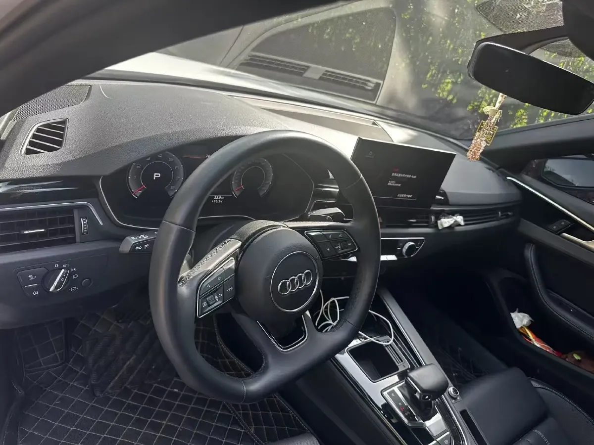 2023 Audi A4L 2.0T 190HP L4 7DCT,autocango,china used car exporter,china ev exporter,chinese used car exporter,chinese used ev exporter