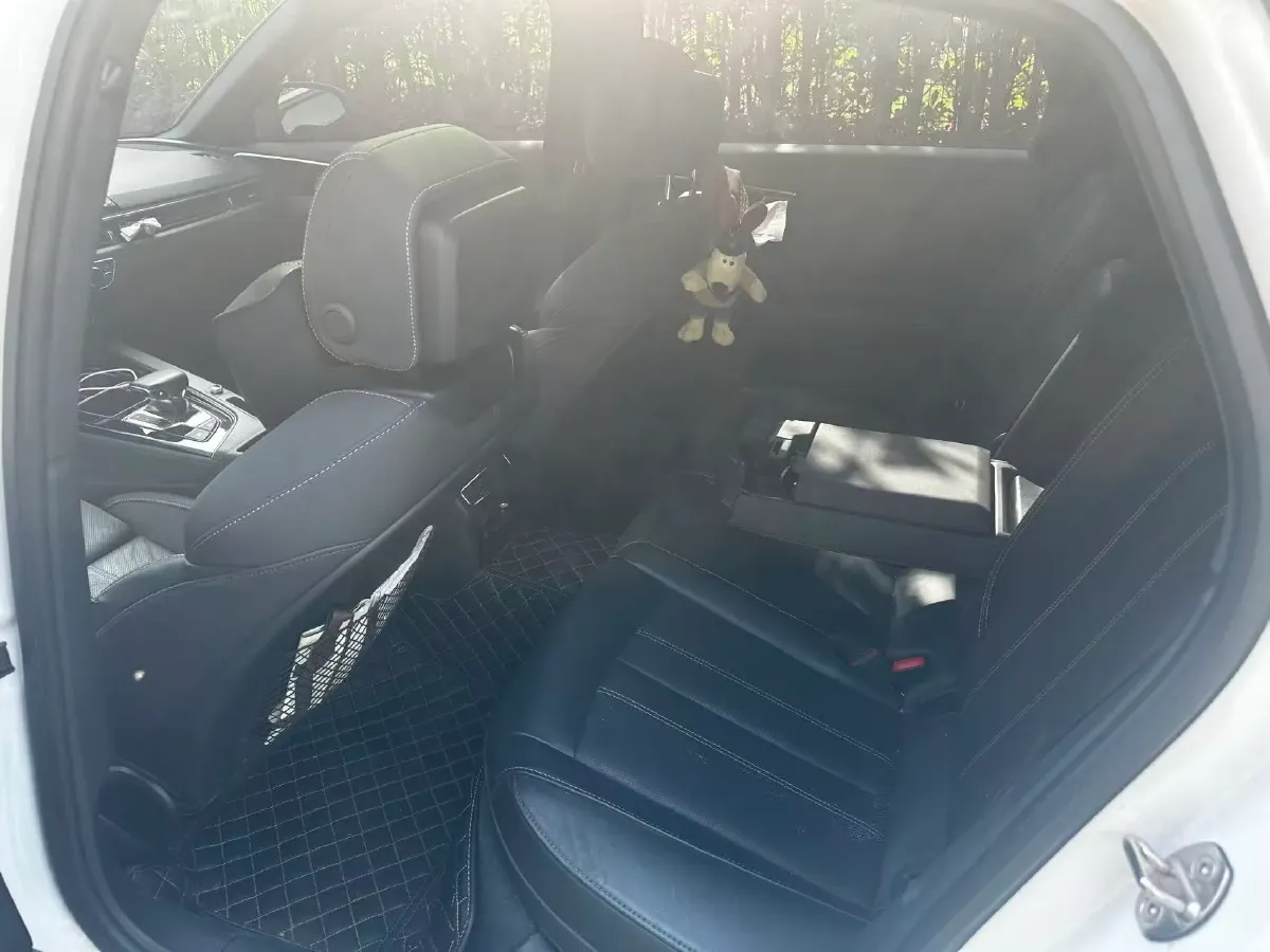 2023 Audi A4L 2.0T 190HP L4 7DCT,autocango,china used car exporter,china ev exporter,chinese used car exporter,chinese used ev exporter