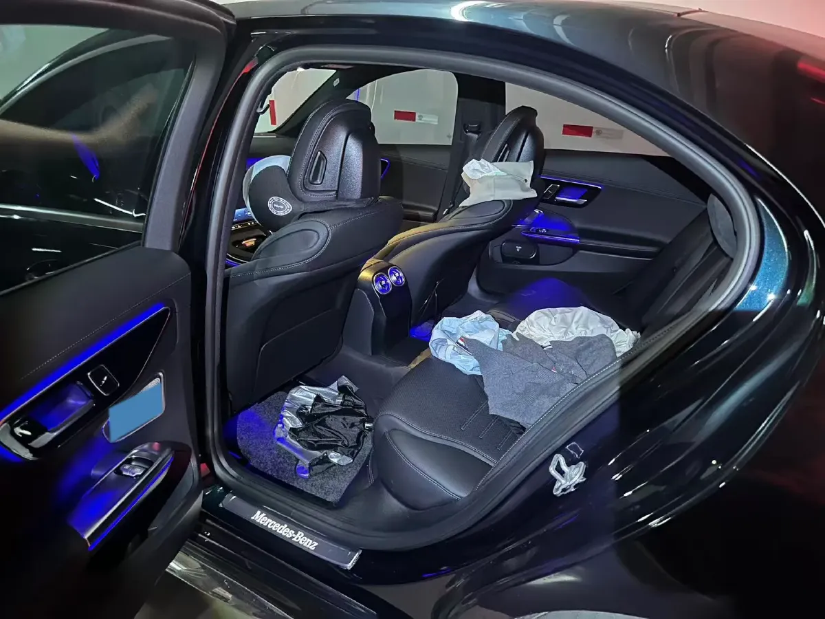 2025 Mercedes-Benz C Class 2.0T 204HP L4 9AT PHEV 25.4KWH,autocango,china used car exporter,china ev exporter,chinese used car exporter,chinese used ev exporter