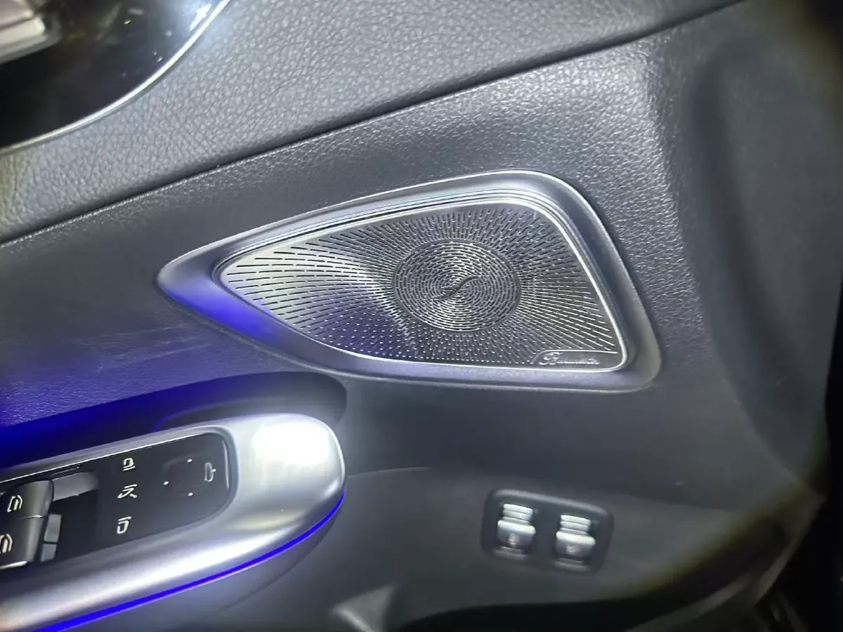 2025 Mercedes-Benz C Class 2.0T 204HP L4 9AT PHEV 25.4KWH,autocango,china used car exporter,china ev exporter,chinese used car exporter,chinese used ev exporter