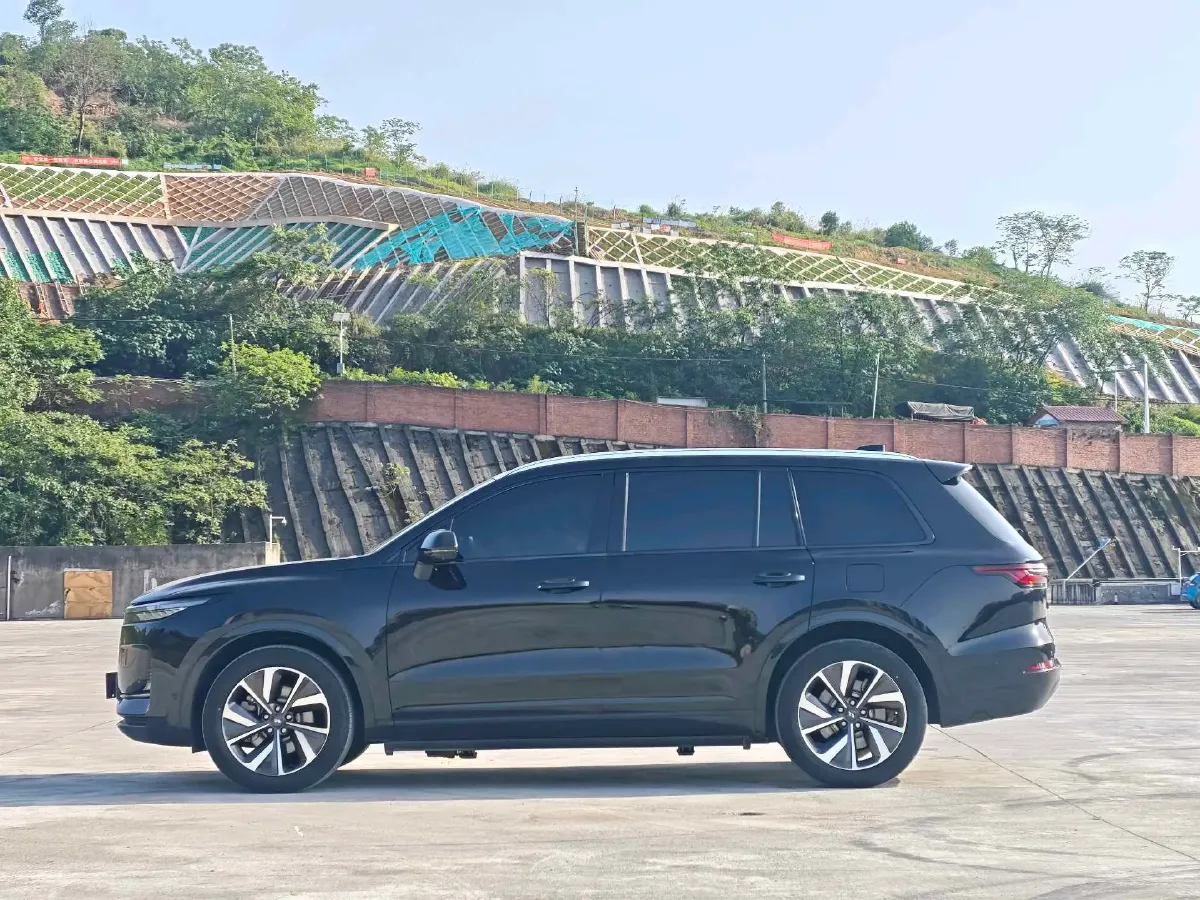 2021 Li ONE Range Extended 131HP REEV 40.5KWH,autocango,china used car exporter,china ev exporter,chinese used car exporter,chinese used ev exporter