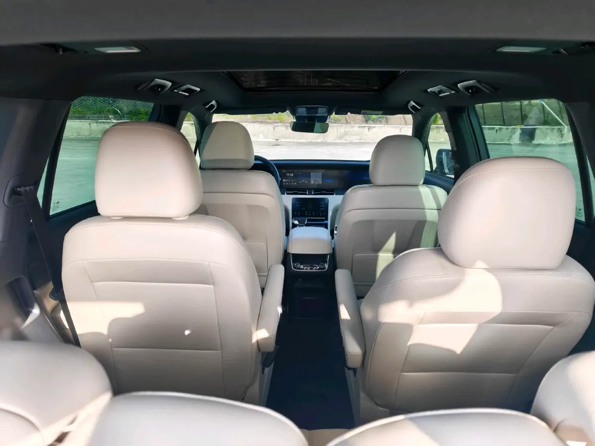 2021 Li ONE Range Extended 131HP REEV 40.5KWH,autocango,china used car exporter,china ev exporter,chinese used car exporter,chinese used ev exporter