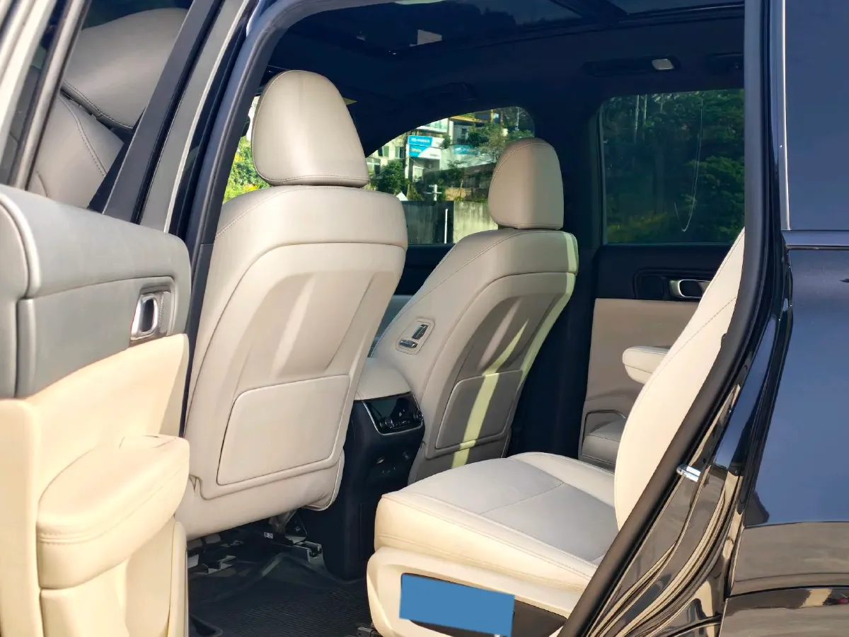 2021 Li ONE Range Extended 131HP REEV 40.5KWH,autocango,china used car exporter,china ev exporter,chinese used car exporter,chinese used ev exporter