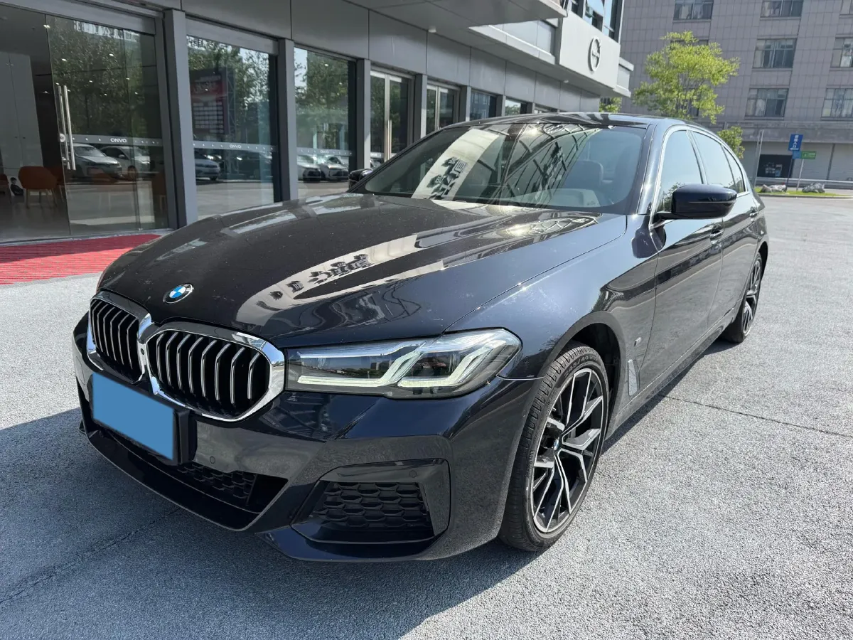 2022 BMW 5 Series 2.0T 252HP L4 8AT,autocango,china used car exporter,china ev exporter,chinese used car exporter,chinese used ev exporter