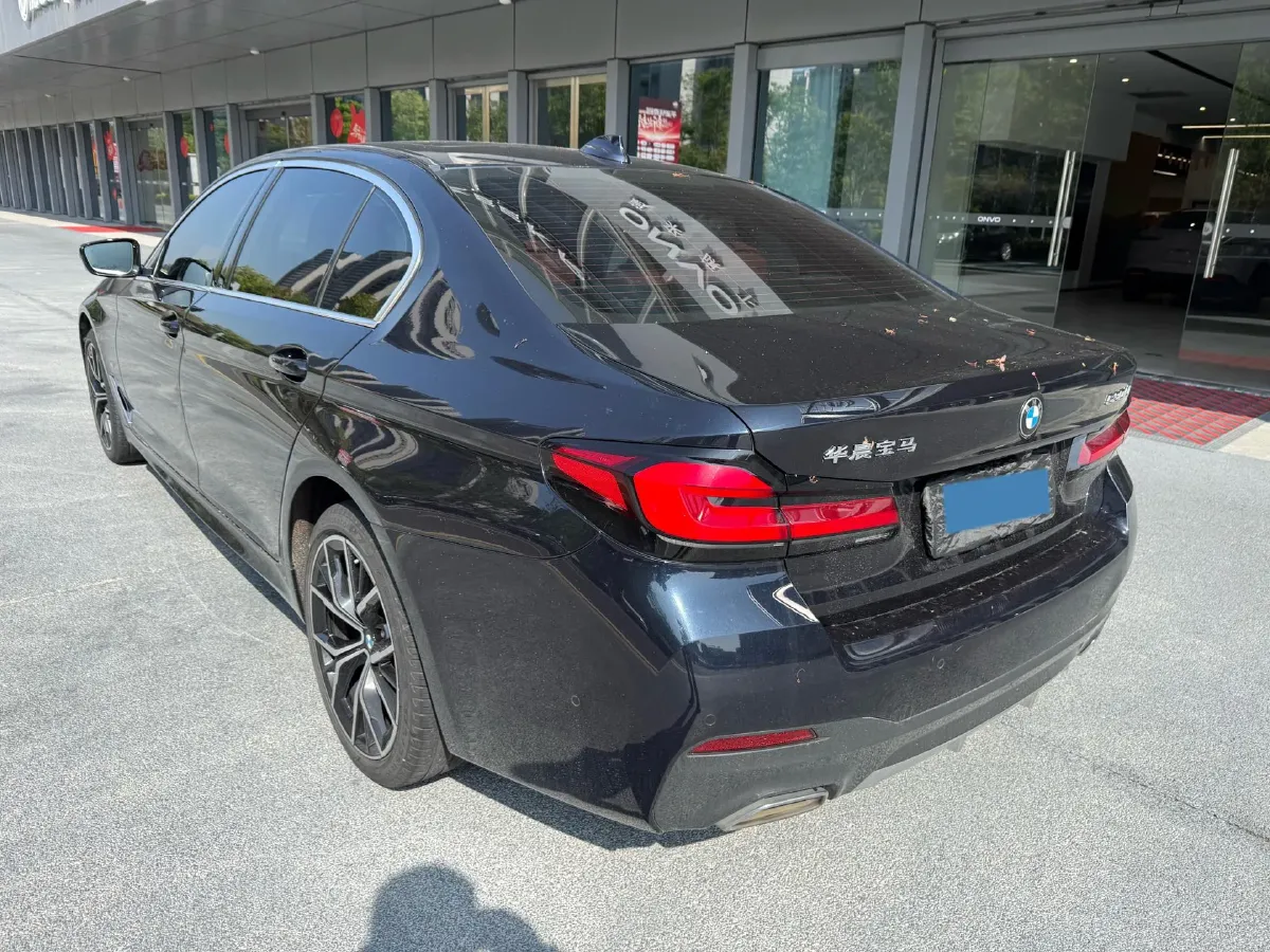 2022 BMW 5 Series 2.0T 252HP L4 8AT,autocango,china used car exporter,china ev exporter,chinese used car exporter,chinese used ev exporter
