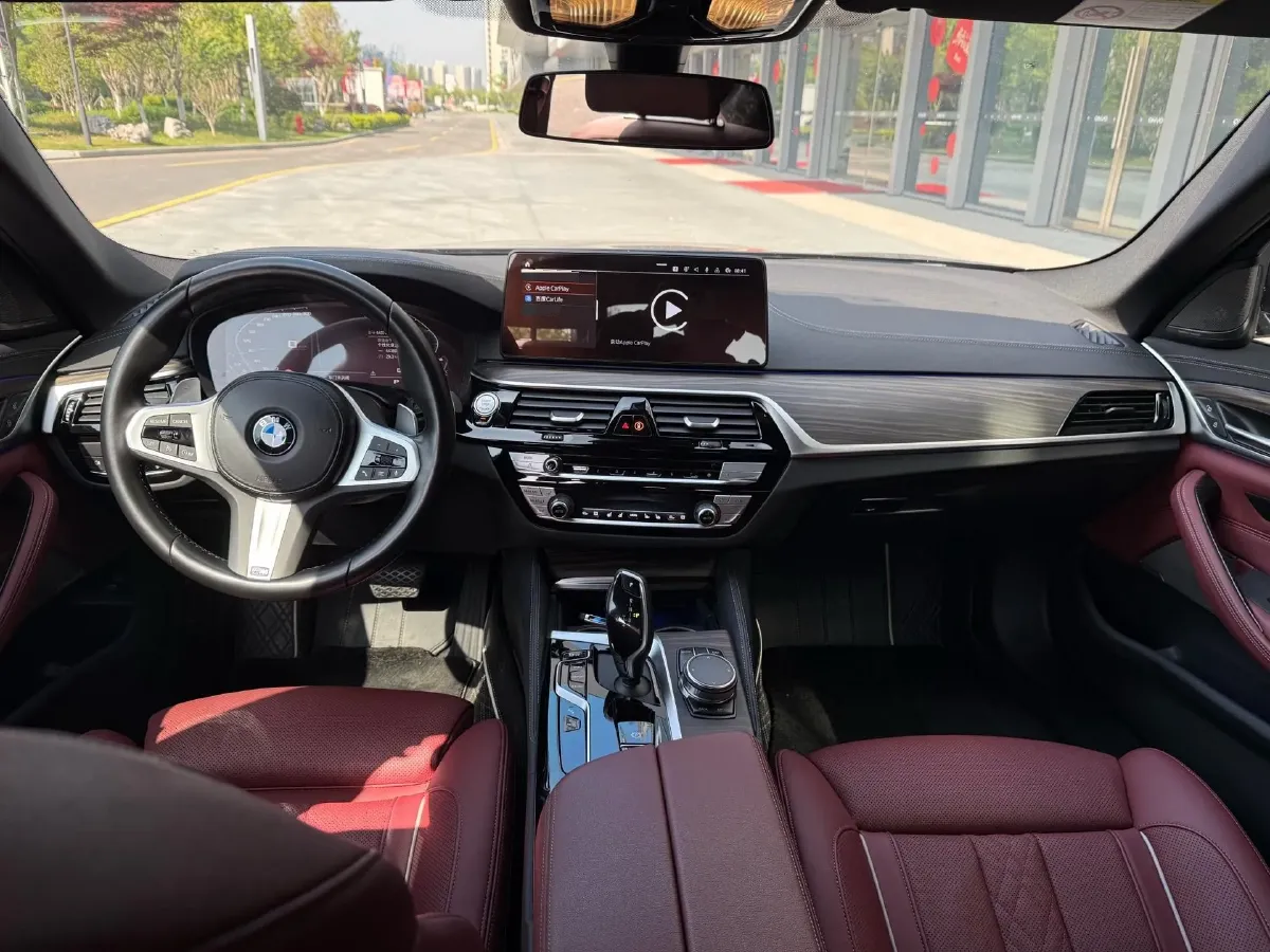 2022 BMW 5 Series 2.0T 252HP L4 8AT,autocango,china used car exporter,china ev exporter,chinese used car exporter,chinese used ev exporter