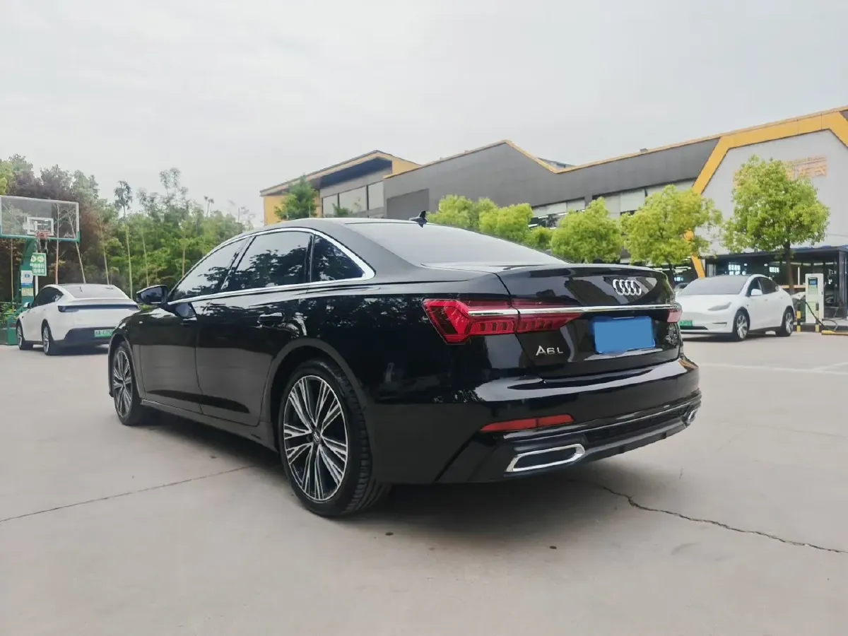 2020 Audi A6L 2.0T 224HP L4 7DCT,autocango,china used car exporter,china ev exporter,chinese used car exporter,chinese used ev exporter