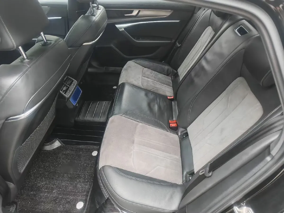 2020 Audi A6L 2.0T 224HP L4 7DCT,autocango,china used car exporter,china ev exporter,chinese used car exporter,chinese used ev exporter