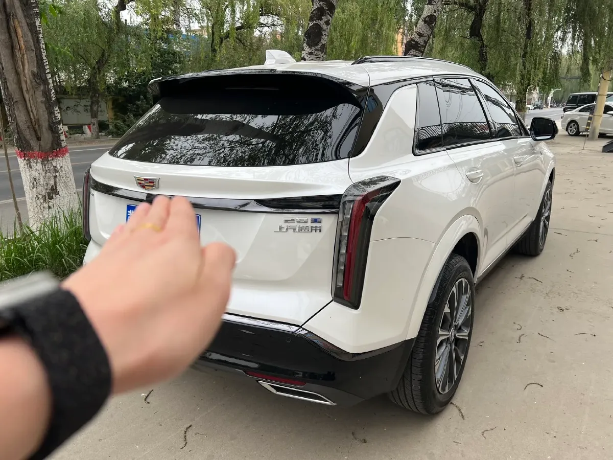 2025 Cadillac XT5 2.0T 237HP L4 9AT,autocango,china used car exporter,china ev exporter,chinese used car exporter,chinese used ev exporter