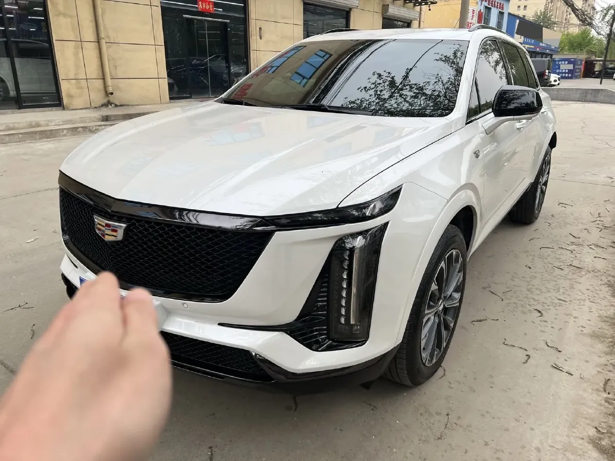 2025 Cadillac XT5 2.0T 237HP L4 9AT,autocango,china used car exporter,china ev exporter,chinese used car exporter,chinese used ev exporter