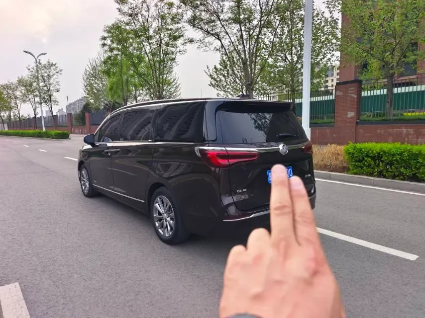 2022 Buick GL8 2.0T 237HP L4 9AT,autocango,china used car exporter,china ev exporter,chinese used car exporter,chinese used ev exporter