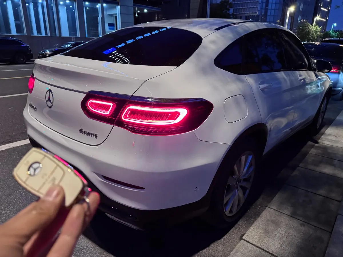 2022 Mercedes-Benz GLC Coupe 2.0T 197HP L4 9AT,autocango,china used car exporter,china ev exporter,chinese used car exporter,chinese used ev exporter