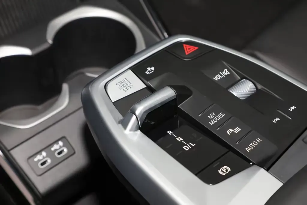 2023 BMW X1 1.5T 156HP L3 7DCT,autocango,china used car exporter,china ev exporter,chinese used car exporter,chinese used ev exporter